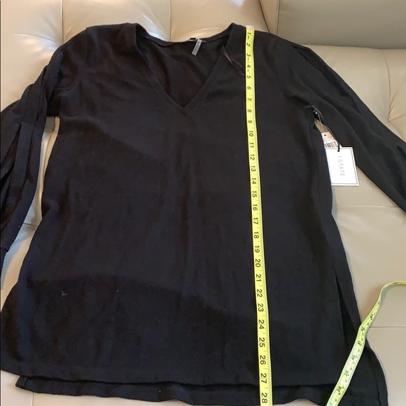 1.State cozy split sleeve V - neck Top - Picture 6 of 7